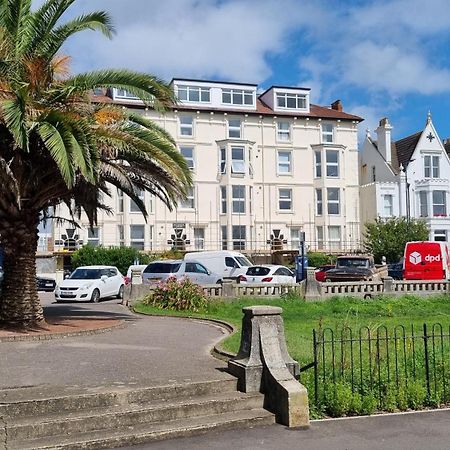 Southsea Escape - Coastal Holiday Apartment - 2 Double Bedrooms Portsmouth Exteriör bild
