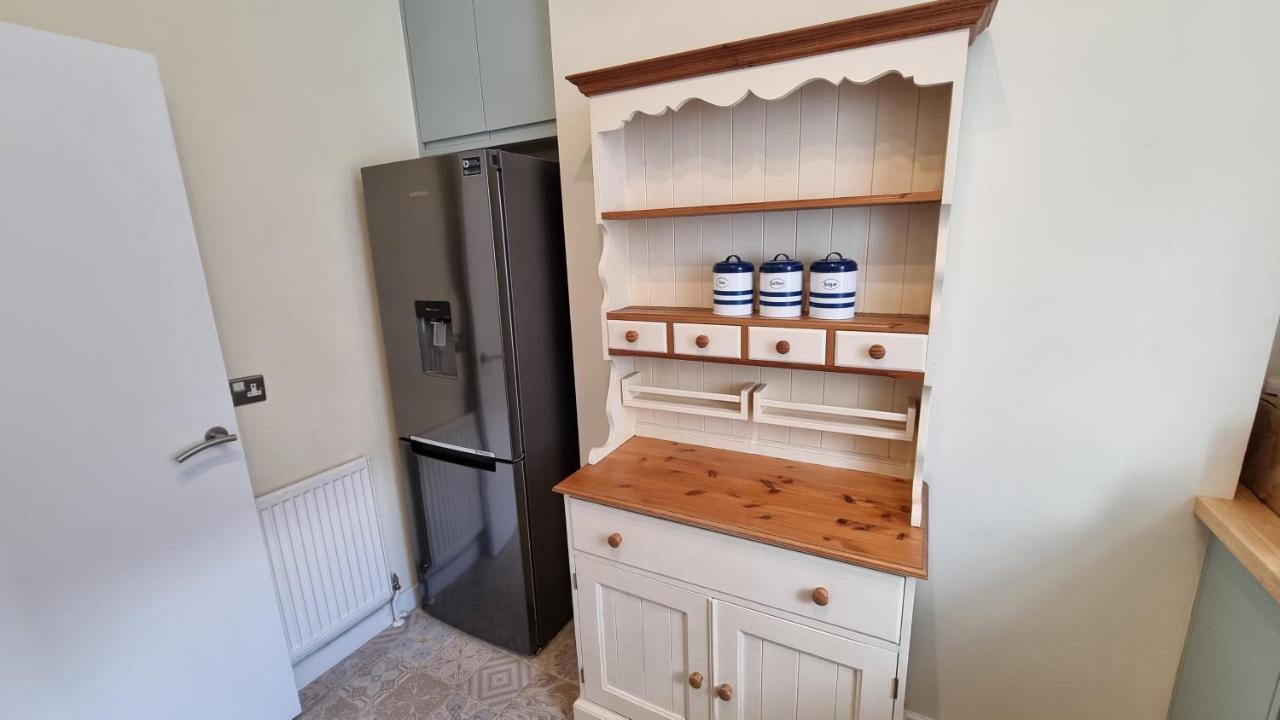 Southsea Escape - Coastal Holiday Apartment - 2 Double Bedrooms Portsmouth Exteriör bild