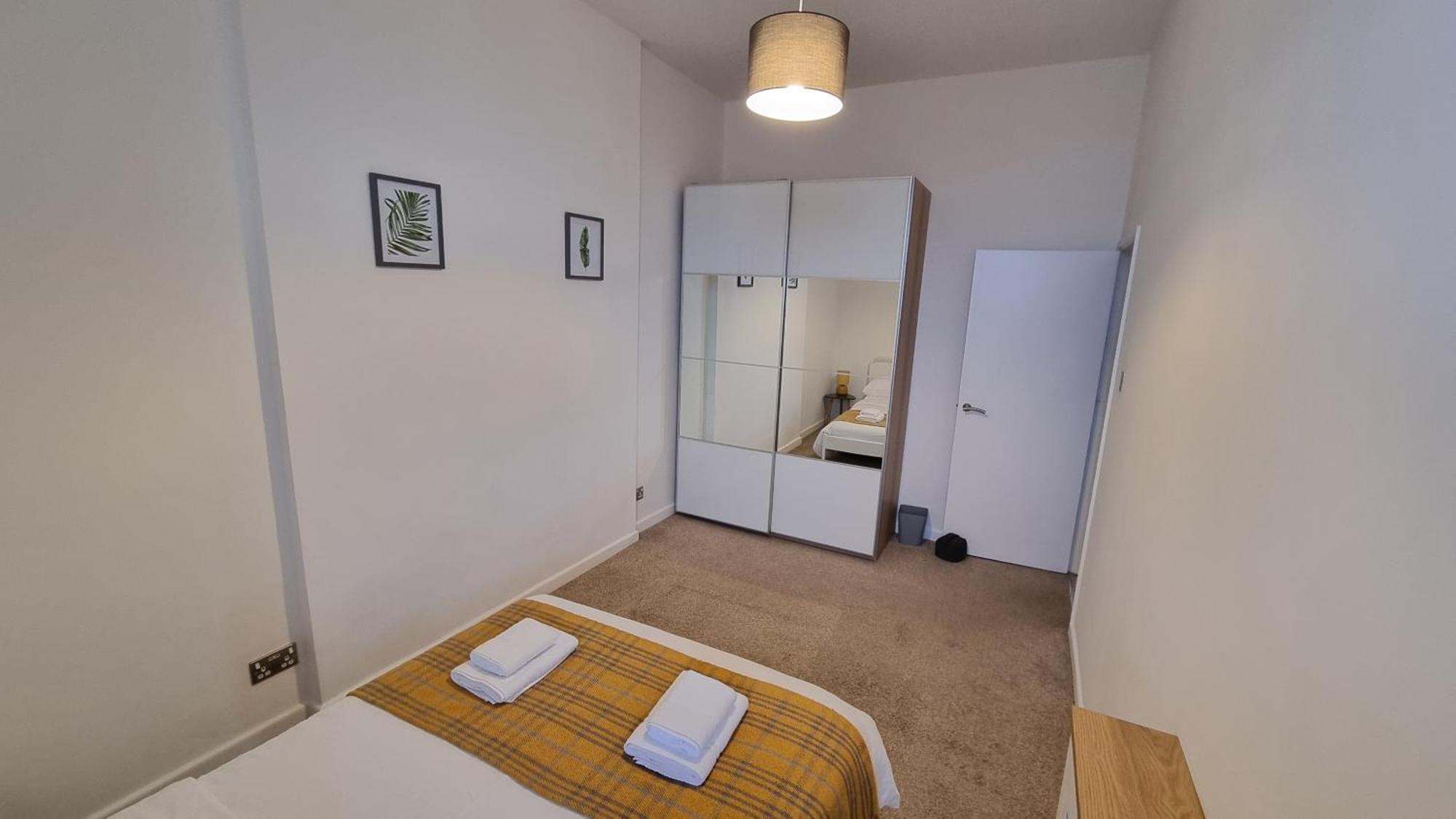 Southsea Escape - Coastal Holiday Apartment - 2 Double Bedrooms Portsmouth Exteriör bild